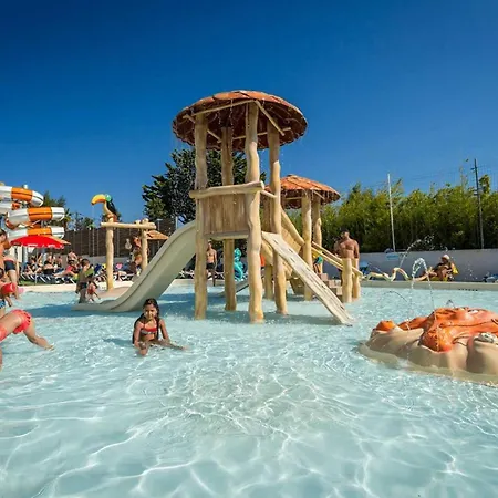 Parque de Campismo Zecamping Familial Avec Parc Aquatique - Chiens Acceptes Saint-Jean-dʼOrbetiers