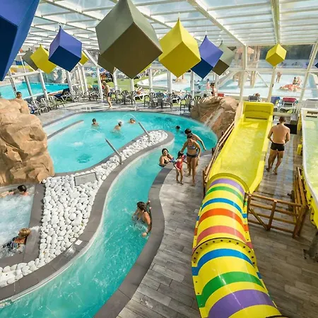Parque de Campismo Zecamping Familial Avec Parc Aquatique - Chiens Acceptes Saint-Jean-dʼOrbetiers