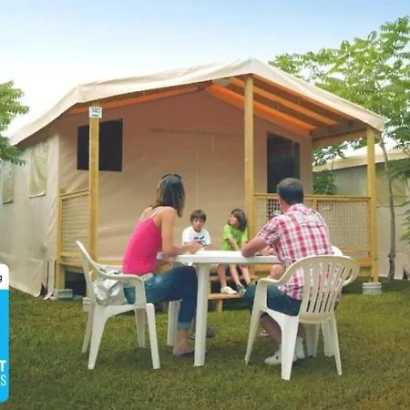 Zecamping Familial Avec Parc Aquatique - Chiens Acceptes مكان تخييم Saint-Jean-dʼOrbetiers
