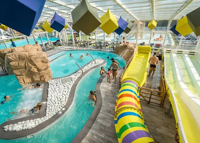 Camping - Parc Aquatique - Ccag00b Saint-Jean-dʼOrbetiers